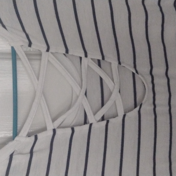 Shirt - Picture 3 of 5